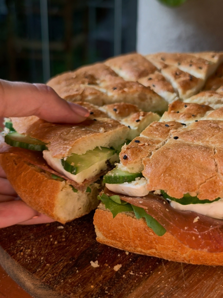 Turks brood brie en serranoham
